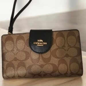 NWOT Coach Signature Brown Wristlet